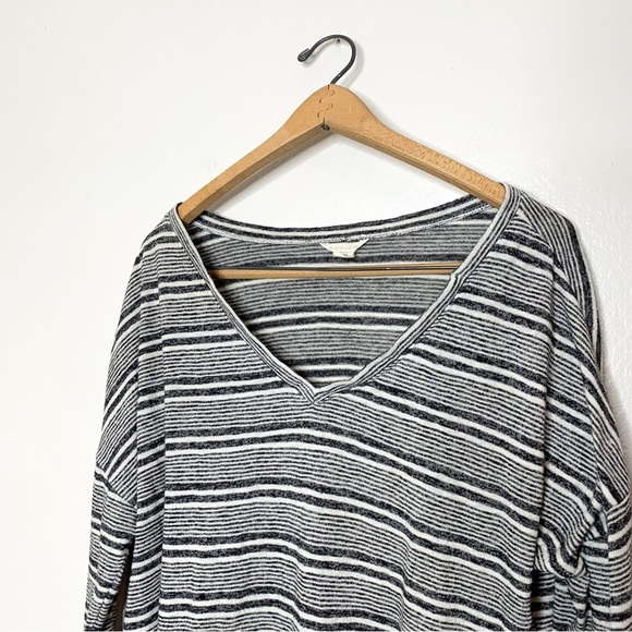 Caslon Casual Gray Stripe V‎ Neck Knit Top Large L - Picture 5 of 7